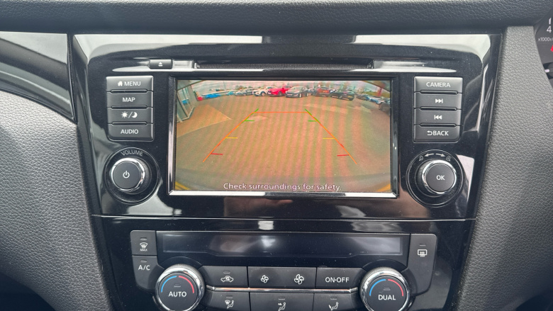 Nissan Qashqai 1.3 DiG-T Acenta Premium 5dr Petrol Hatchback